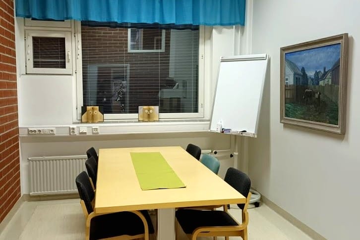 Ruissalon kirjaston ryhmätyöhuone