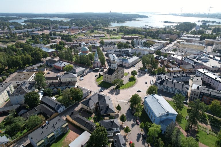 Raatihuoneen ilmakuva.