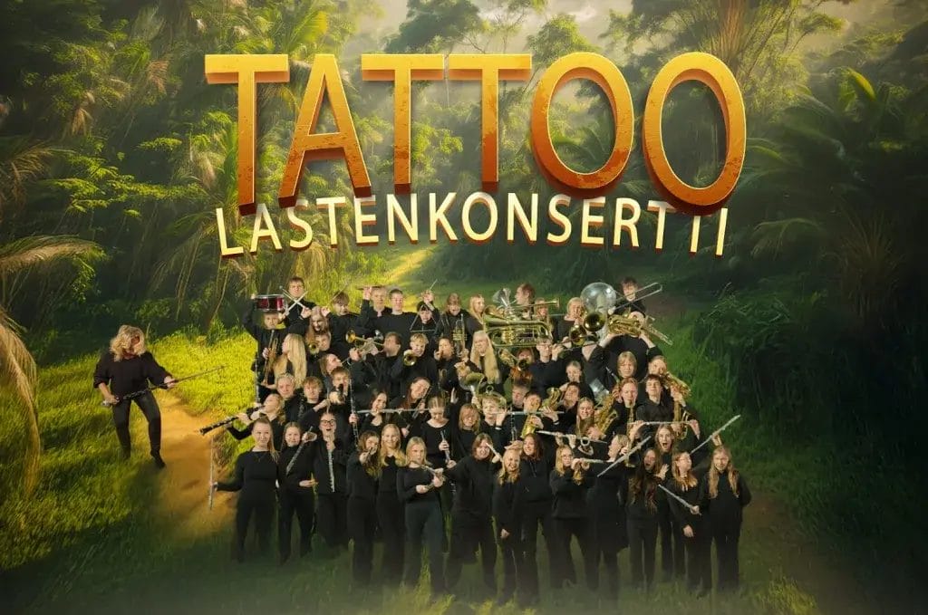 Tattoo-lastenkonsertti lasten soittokunta viidakkomaisemissa.